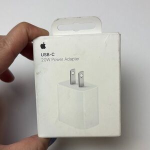 Apple USB-C 20W power adaptor